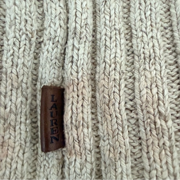 Lauren Ralph Lauren | Ribbed V-Neck Sweater | Silk Linen Cotton Blend - Picture 4 of 11